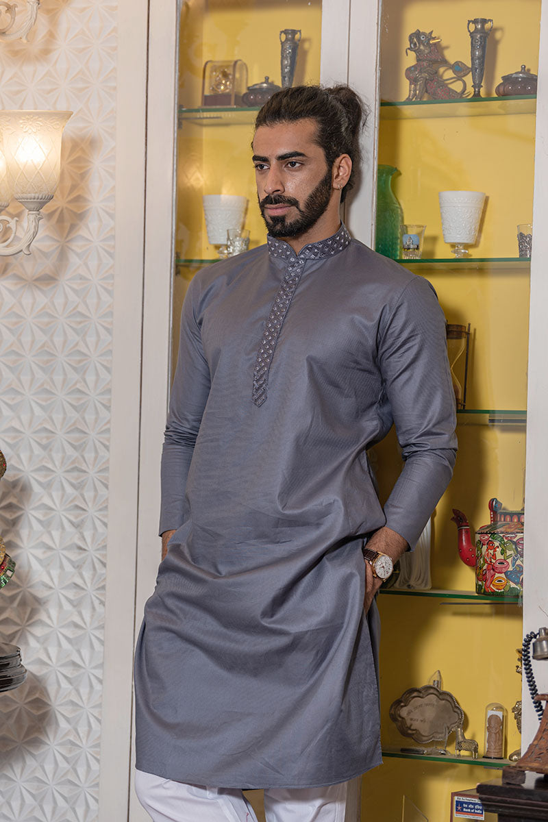 Thread Embroidered Cotton Kurta