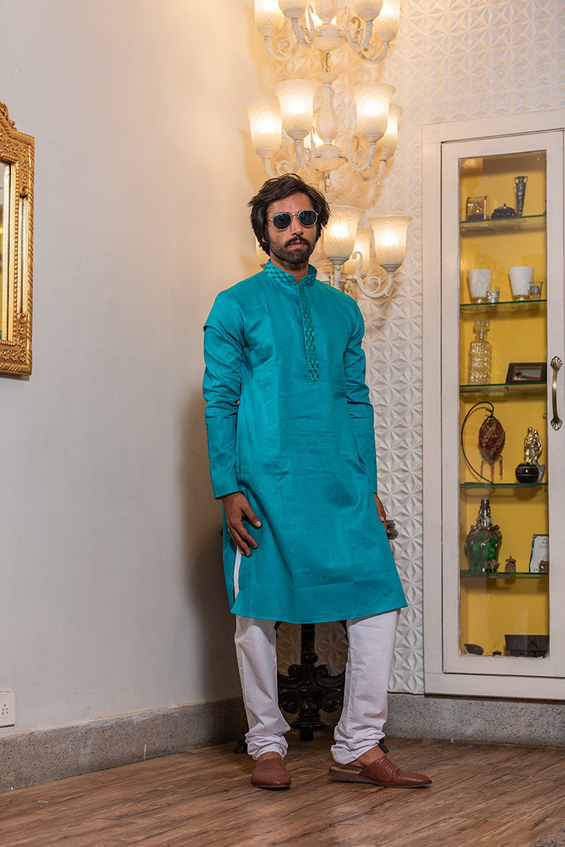 Solid Mandarin Collar Kurta